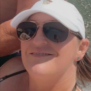 Meet your Posher, Jenn